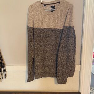 Banana Republic Men's Gray and Cream Crewneck Sweater